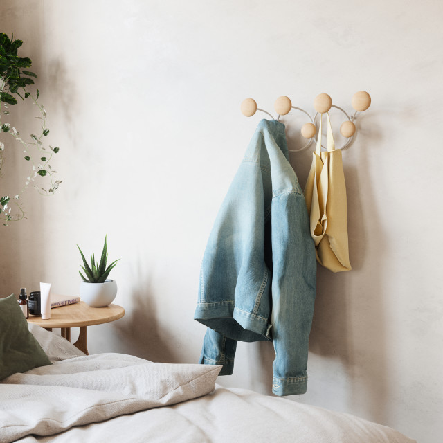 Umbra Dotsy 7 Hook - White & Natural In a Bedroom Setting 