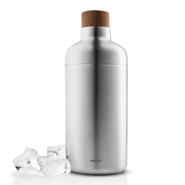 Eva Solo Liquid Lounge Cocktail Shaker with ice