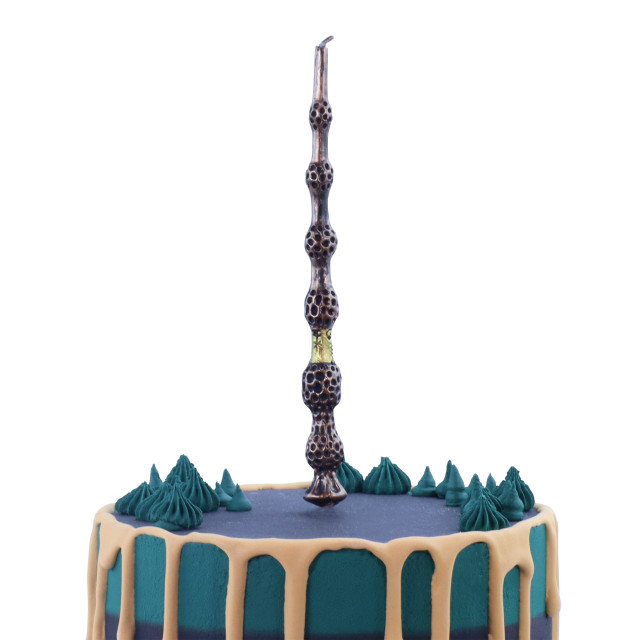 PME Harry Potter Sparking Wand Candles, Set of 5 detail on the cake
