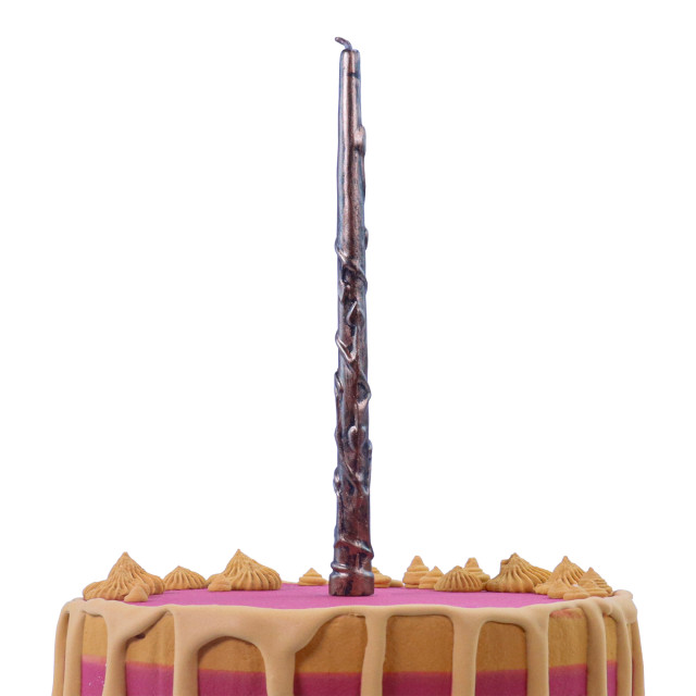 PME Harry Potter Sparking Wand Candles, Set of 5 detail on the cake