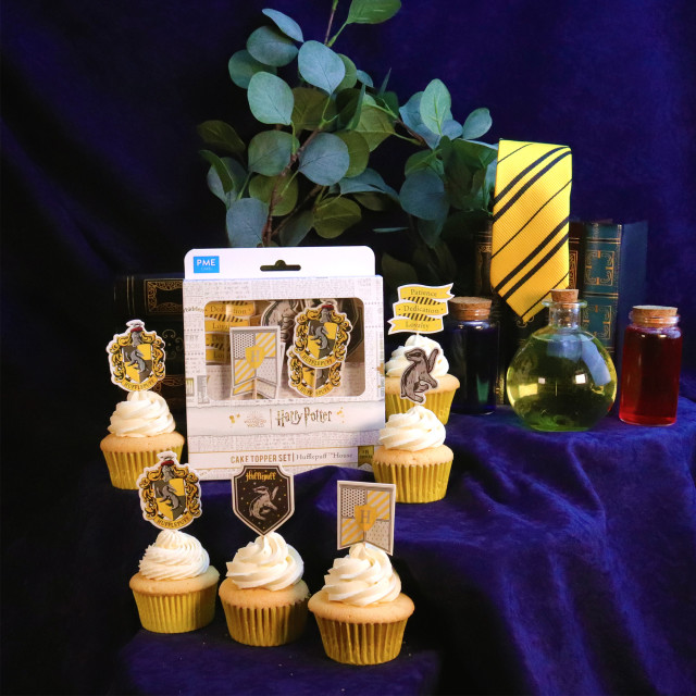 PME Harry Potter Houses Cake Toppers, Pack of 15 - Hufflepuff on the table