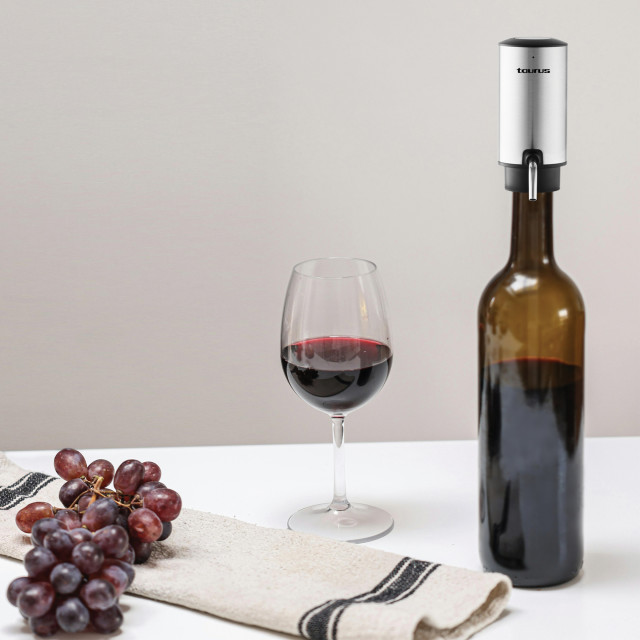 Taurus VinoFlow Elite Electrical Wine Aerator on a bottle of wine