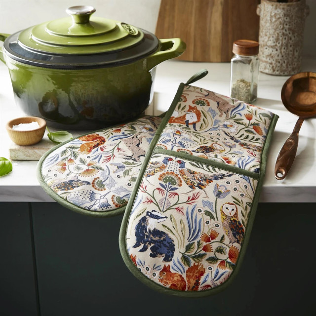 Ulster Weavers Blackthorn Double Oven Glove on the kitchen counter