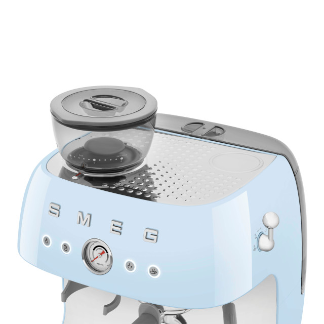 Smeg Retro Manual Espresso Coffee Machine with Grinder - Baby Blue detail