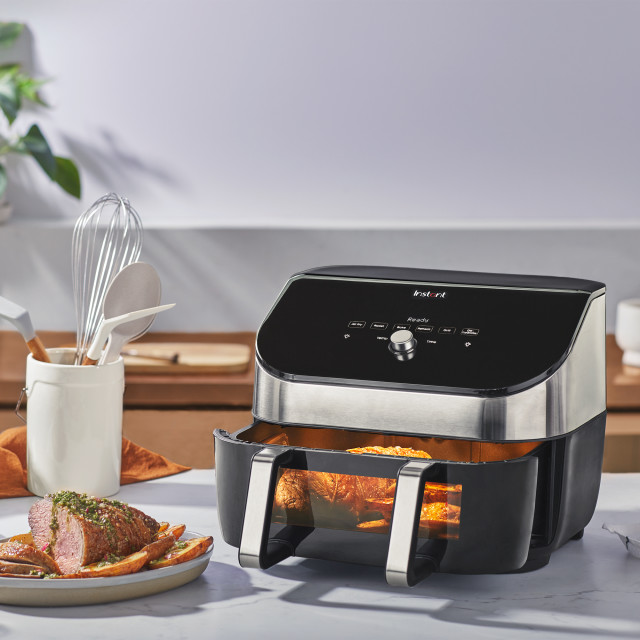 Instant Vortex Plus Versazone 8 in 1 Airfryer with Clearcook