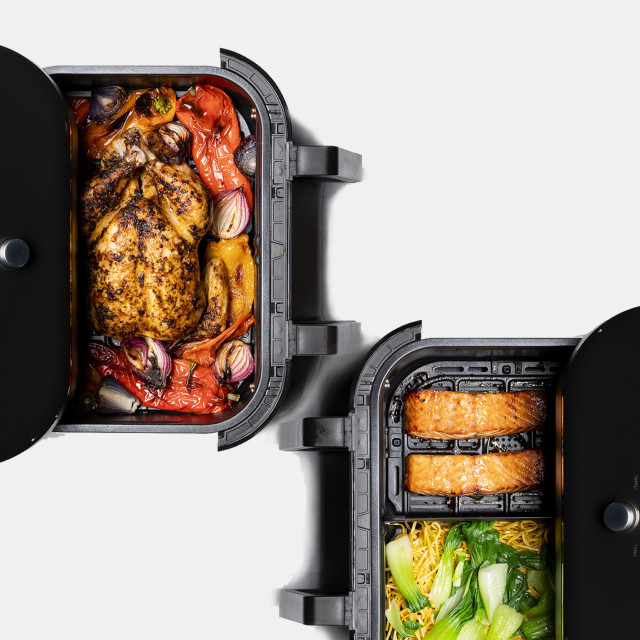 Instant Vortex Plus Versazone 8-in-1 Airfryer with Clearcook Window, 8.5L detail with food