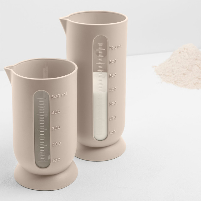 Blim Plus QB Measuring Jug, Medium - Moka Grey on the table