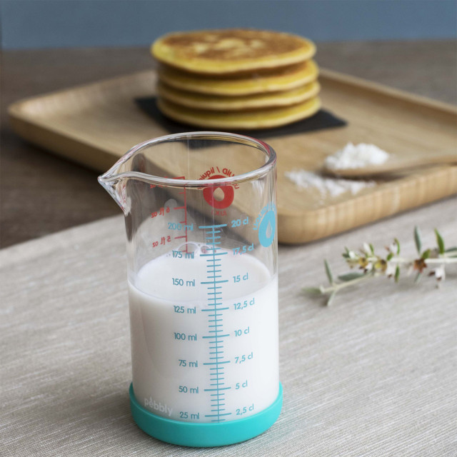 Pebbly Glass Measuring Jug with Silicone Base, 200ml with milk