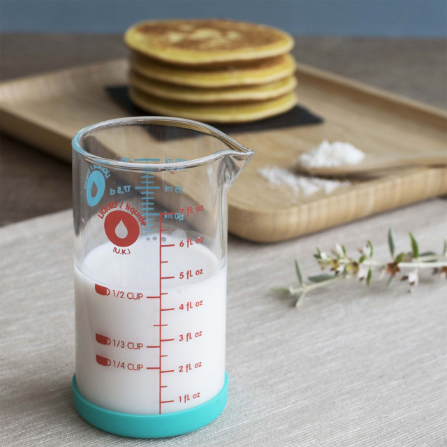 Pebbly Glass Measuring Jug with Silicone Base, 200ml with milk