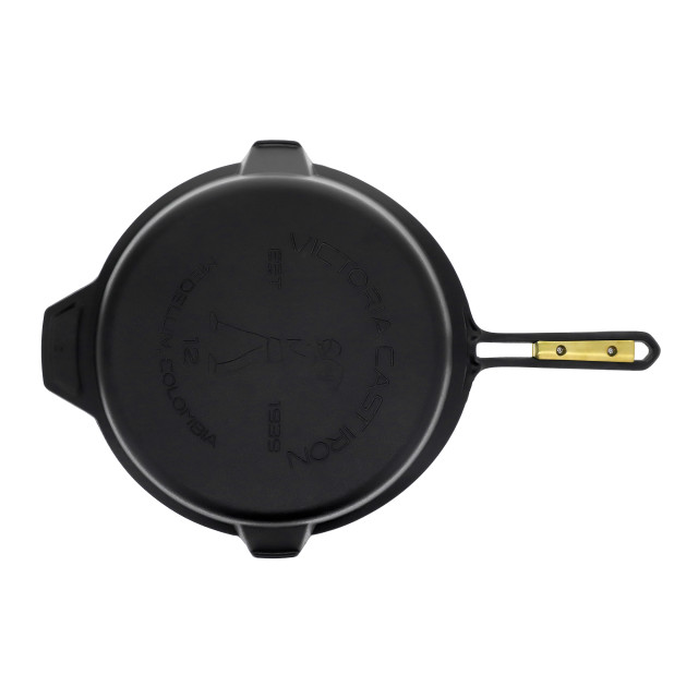 Victoria Signature Soft Seasoned Skillet - 30cm angle