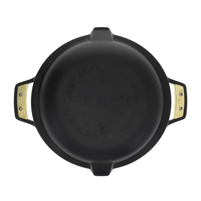 Victoria Signature Soft Seasoned Finish Double Handle Skillet, 33cm angle