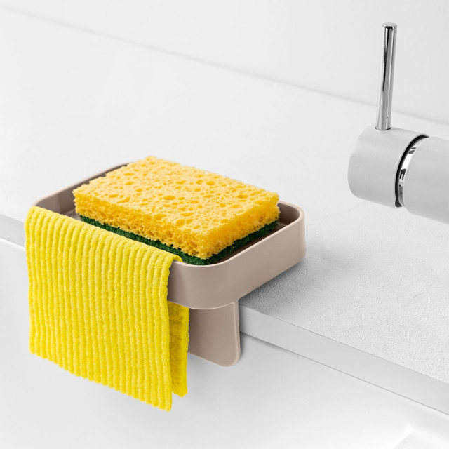 Blim Plus Battigia Sponge Holder - Moka Grey with a sponge and a cloth