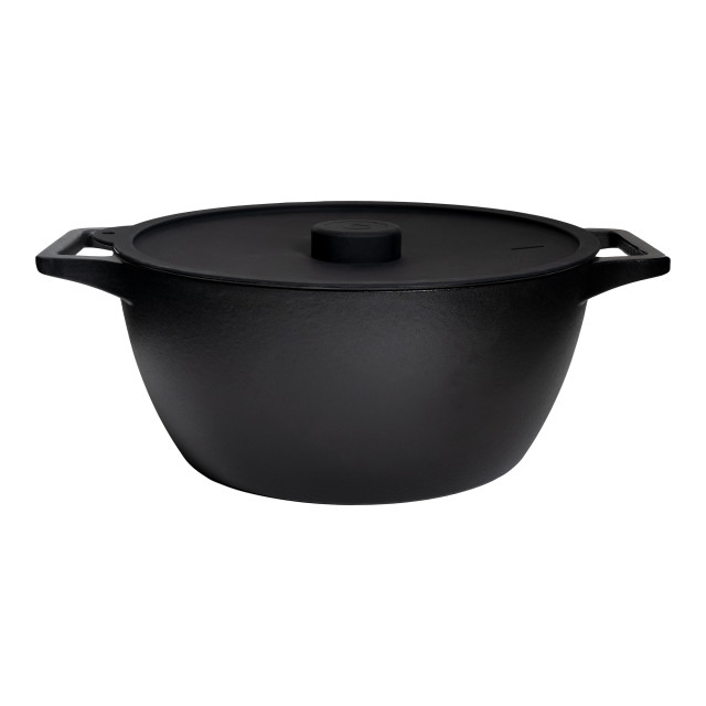 Crushgrind Versatile Cast Iron Pot, 6.4L angle