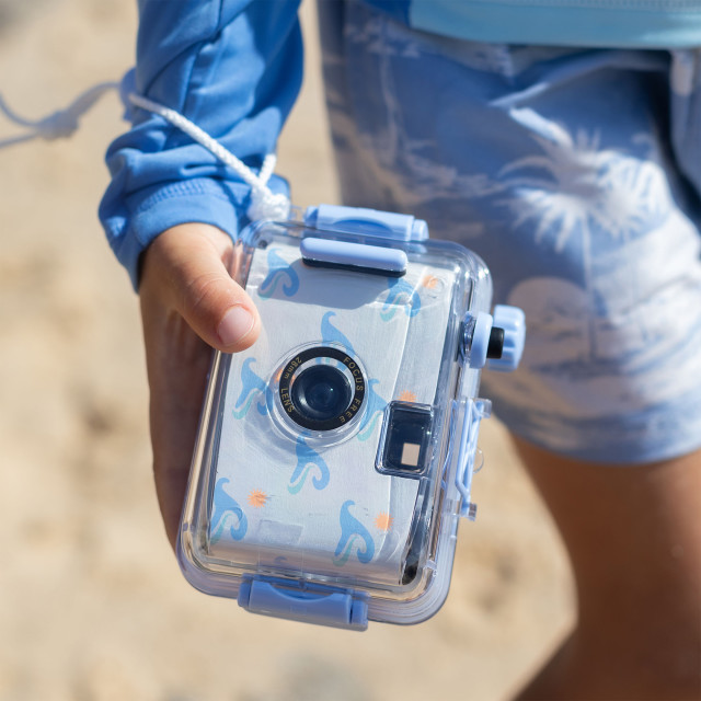 Sunnylife Underwater Camera - Sid the Seagull Blue Wave handheld showing scale