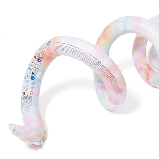 Sunnylife Giant Inflatable Noodle Snake - Tie Dye detail