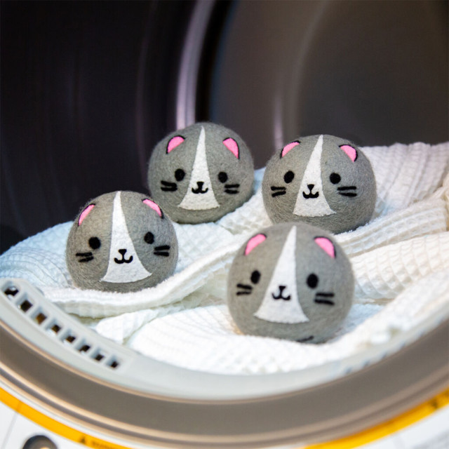 Kikkerland Cat Dryer Buddies, Set of 4 in a washing machine