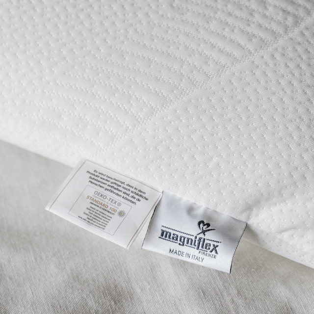 Magniflex Eco Medicare Pillow labels close up