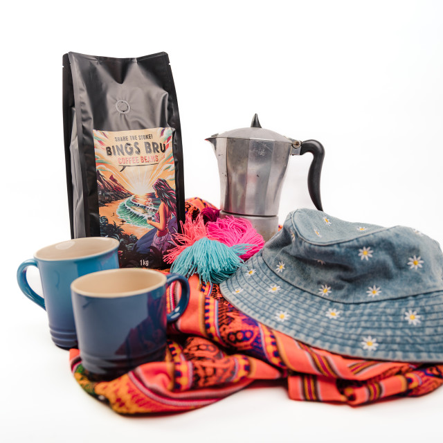 Bings Bru Blend Coffee Beans - 1kg with mugs and moka pot