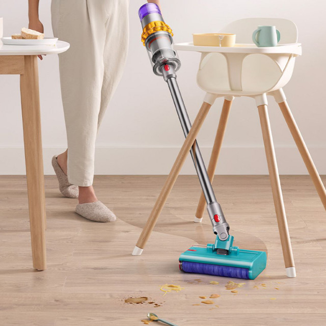 Dyson V15 Detect Submarine Cordless Vacuum Cleaner cleaning wooden floor