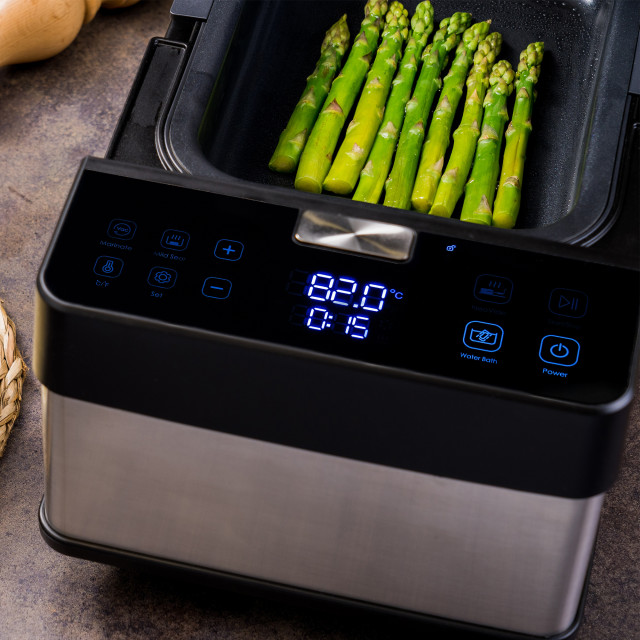 SousChef The Space Neovide NSV100 All-In-One Sous Vide Cooker with asparsgus