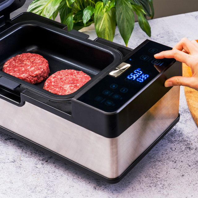 SousChef The Space Neovide NSV100 All-In-One Sous Vide Cooker with beef patties