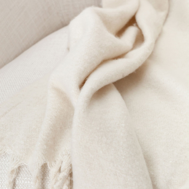 Linen House Pearl Embrace Throw detail