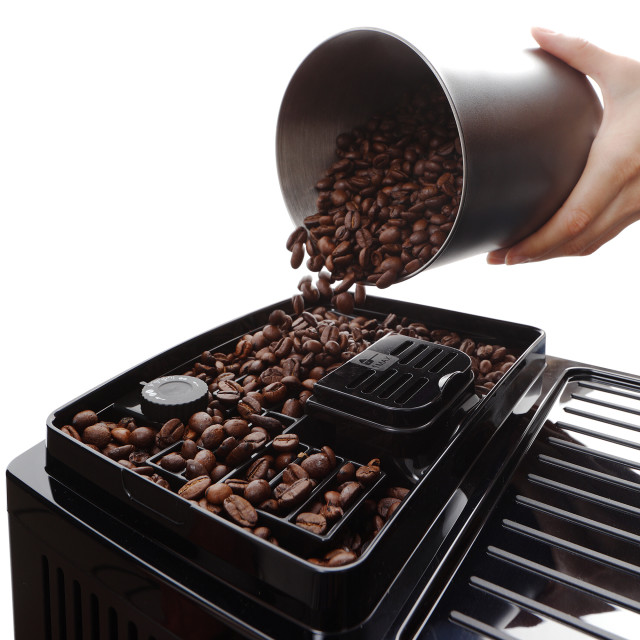 DeLonghi Magnifica Start+ Bean-to-Cup Coffee Machine detail