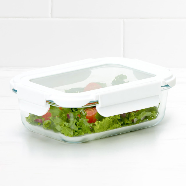 Kitchen Pro VersaLock Rectangular Glass Container - 1L with green salad