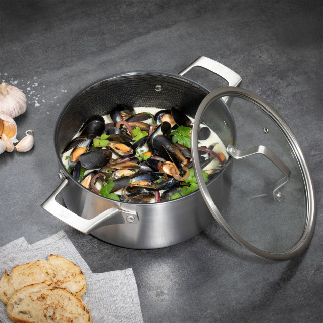 Hairy Bikers HexGuard Casserole, 24cm with veggies