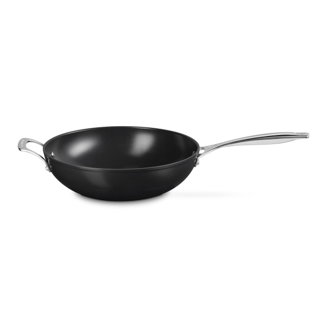 Le Creuset Essential Non-Stick Ceramic Stirfry Pan with Helper Handle, 30cm angle