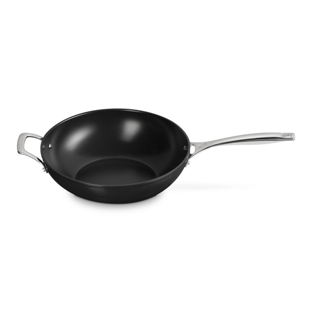 Le Creuset Essential Non-Stick Ceramic Stirfry Pan with Helper Handle, 30cm angle