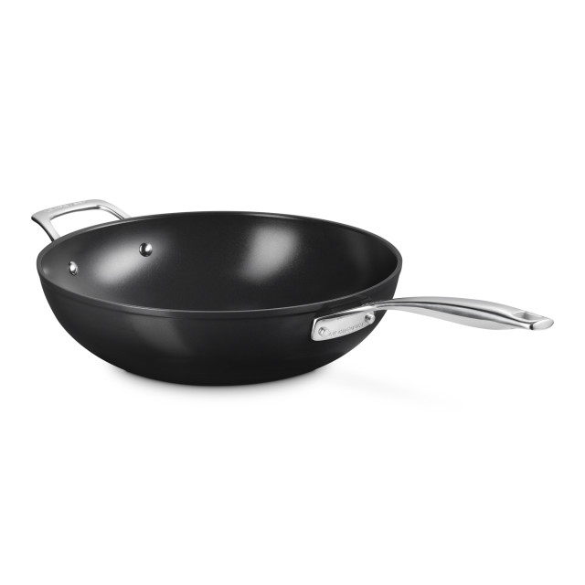 Le Creuset Essential Non-Stick Ceramic Stirfry Pan with Helper Handle, 30cm angle