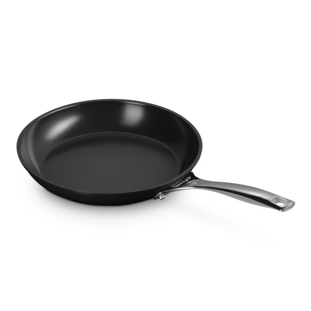 Le Creuset Essential Non-Stick Ceramic Frying Pan - 26cm