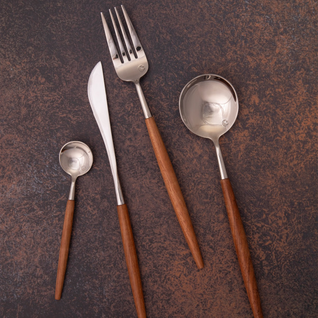 Nicolson Russell California Cutlery Set, 16-Piece on the table