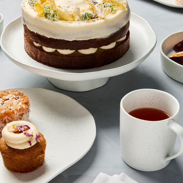 Maxwell & Williams Onni Mugs, Set of 4 with tea on the table