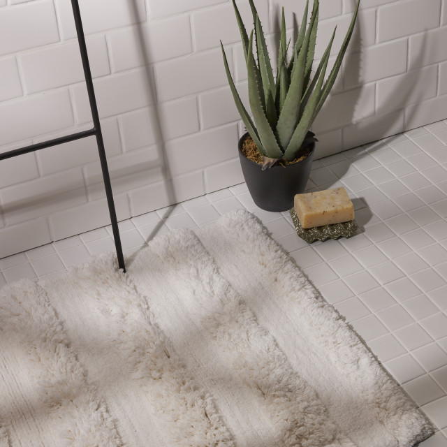 Thread Office White Highlow Stripe Bath Mat, 60cm x 90cm Detail Of The Texture 