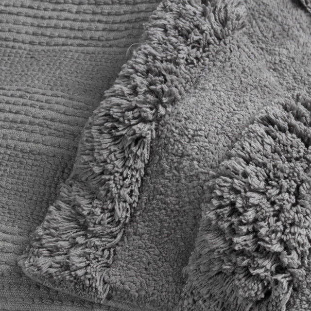 Thread Office Grey Highlow Stripe Bath Mat, 60cm x 140cm Detail of the texture 