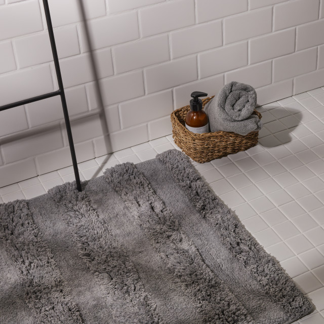 Thread Office Grey Highlow Stripe Bath Mat, 60cm x 140cm Detail of the texture 