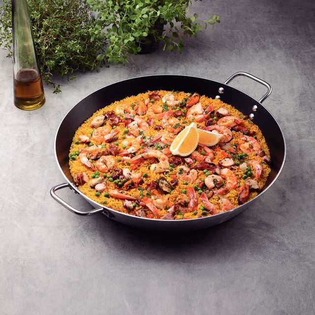 Tramontina Aluminium Non-Stick Paella Pan, 45cm with food