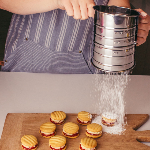 Patisse Stainless Steel Flour Sifter with Rotary Handle with cookies