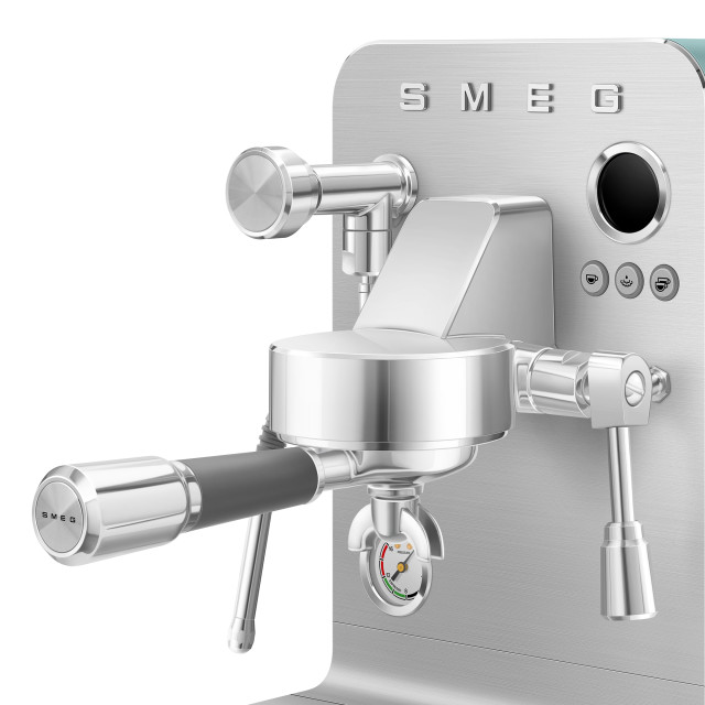Smeg Minipro Espresso Machine - Matte Emerald Green detail