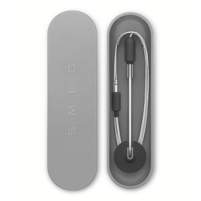 Smeg Portable Induction Plate with Probe - Matte Emerald Green detail of the probe case and pot clip