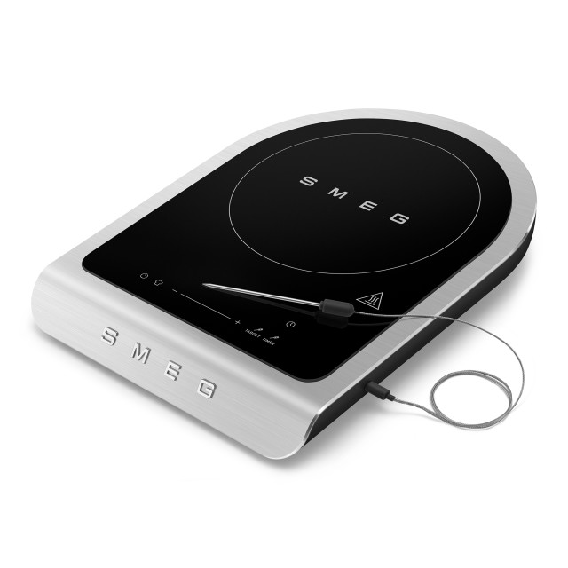 Smeg Portable Induction Plate with Probe - Matte Black angle