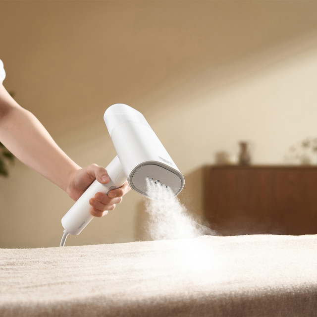 Xiaomi Handheld Garment Steamer with linen