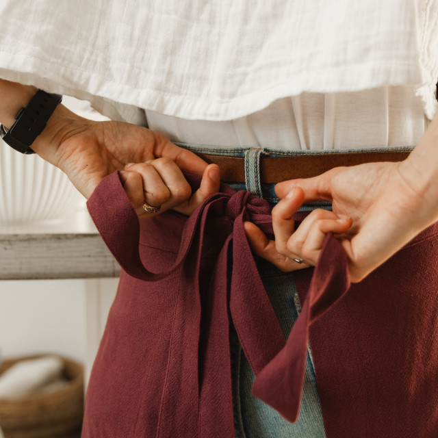 Me Thyme Cotton Split-Leg Apron