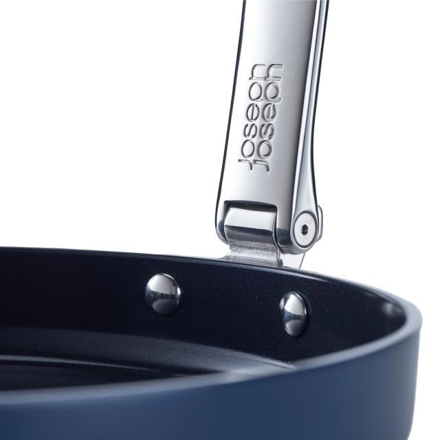 Joseph Joseph Space Ceramic Non-Stick Frying Pan with Folding Handle - 24cm detail