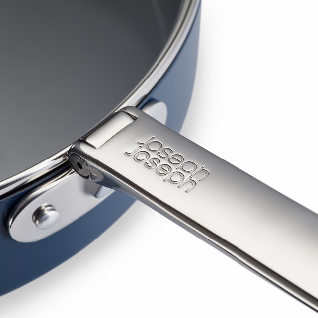 Joseph Joseph Space Ceramic Non-Stick Saute Pan with Glass Lid and Folding Handle, 28cm detail
