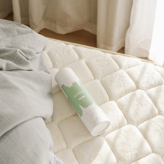 Sanic Mattress & Upholstery Floral Fresh Powder, 400g on the mattress