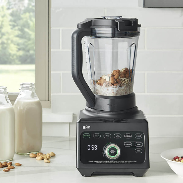 Braun TriForce Pro Power 3L Blender With Smoothie To Go, 1600W on the table