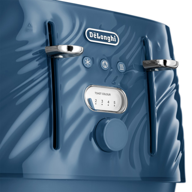 DeLonghi Ballerina 4-Slice Toaster, 1800W - Sapphire detail